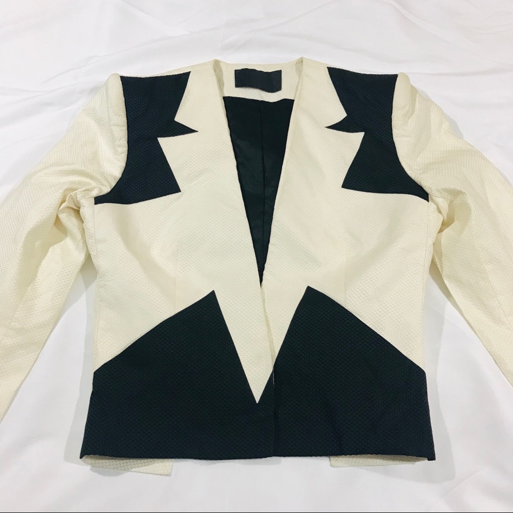 ⭐️RARE⭐️ Women’s BOUDICCA Blazer